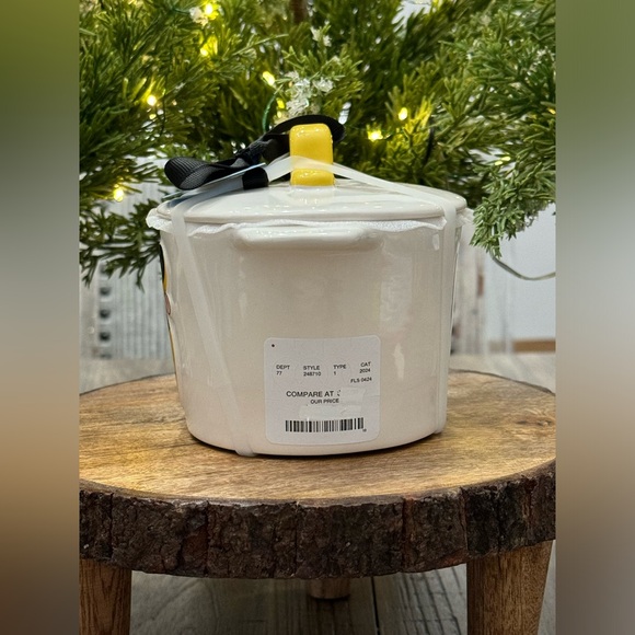 ✨ Brand NEW w/Tags Rae Dunn Disney Pixar UP Small Covered Baking Dish feat Dug ✨ - Picture 3 of 10